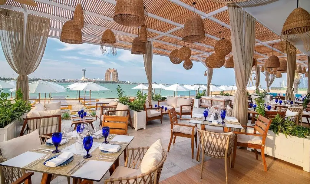 Radisson Blu Hotel & Resort; Abu Dhabi Corniche — RADISSON BLU HOTEL & RESORT, ABU DHABI CORNICHE