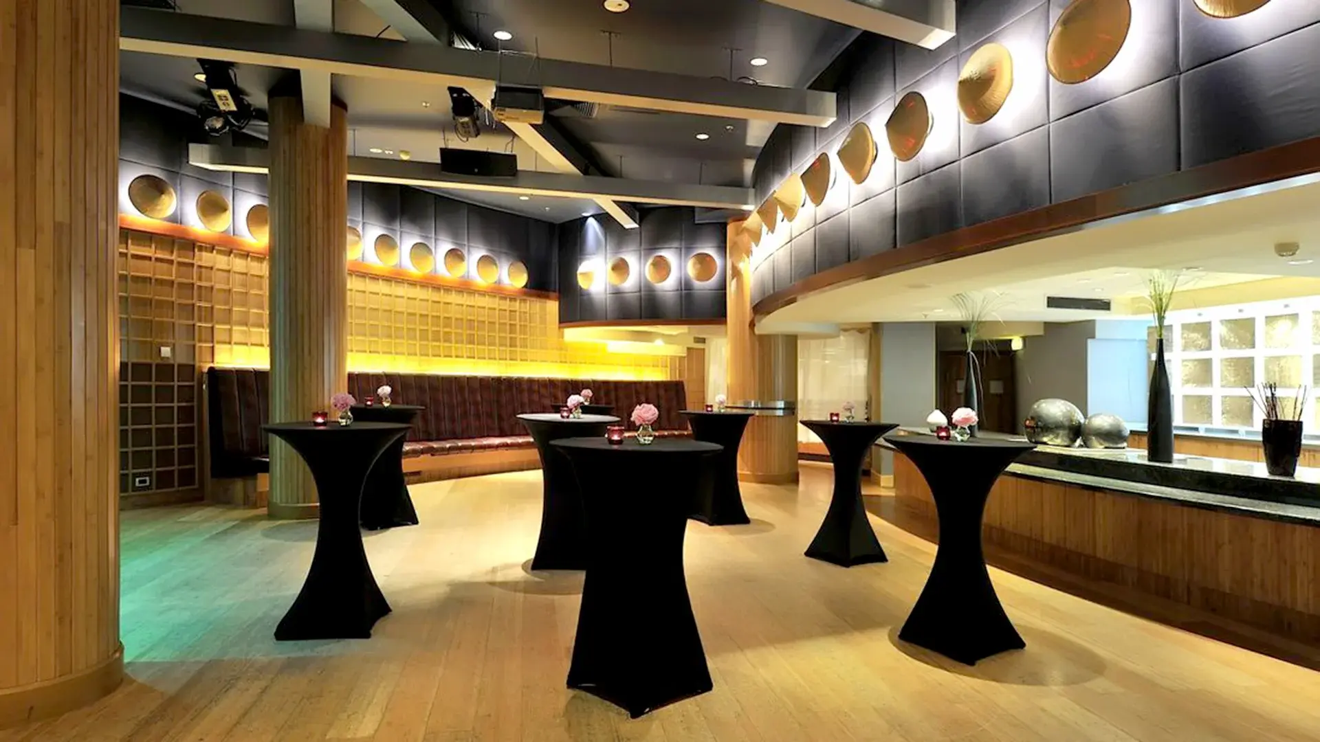 Restauracja i jedzenie w hotelu Regent Warsaw Hotel