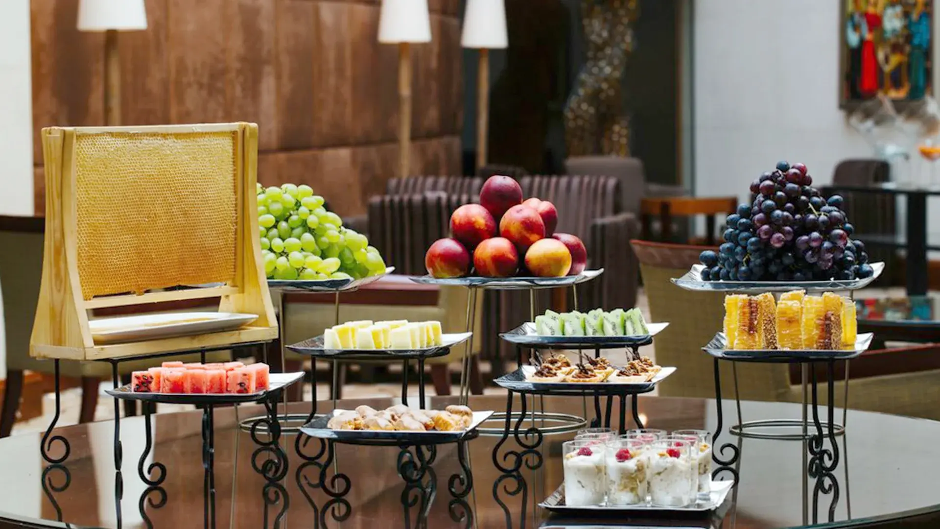 Restauracja i jedzenie w hotelu Regent Warsaw Hotel