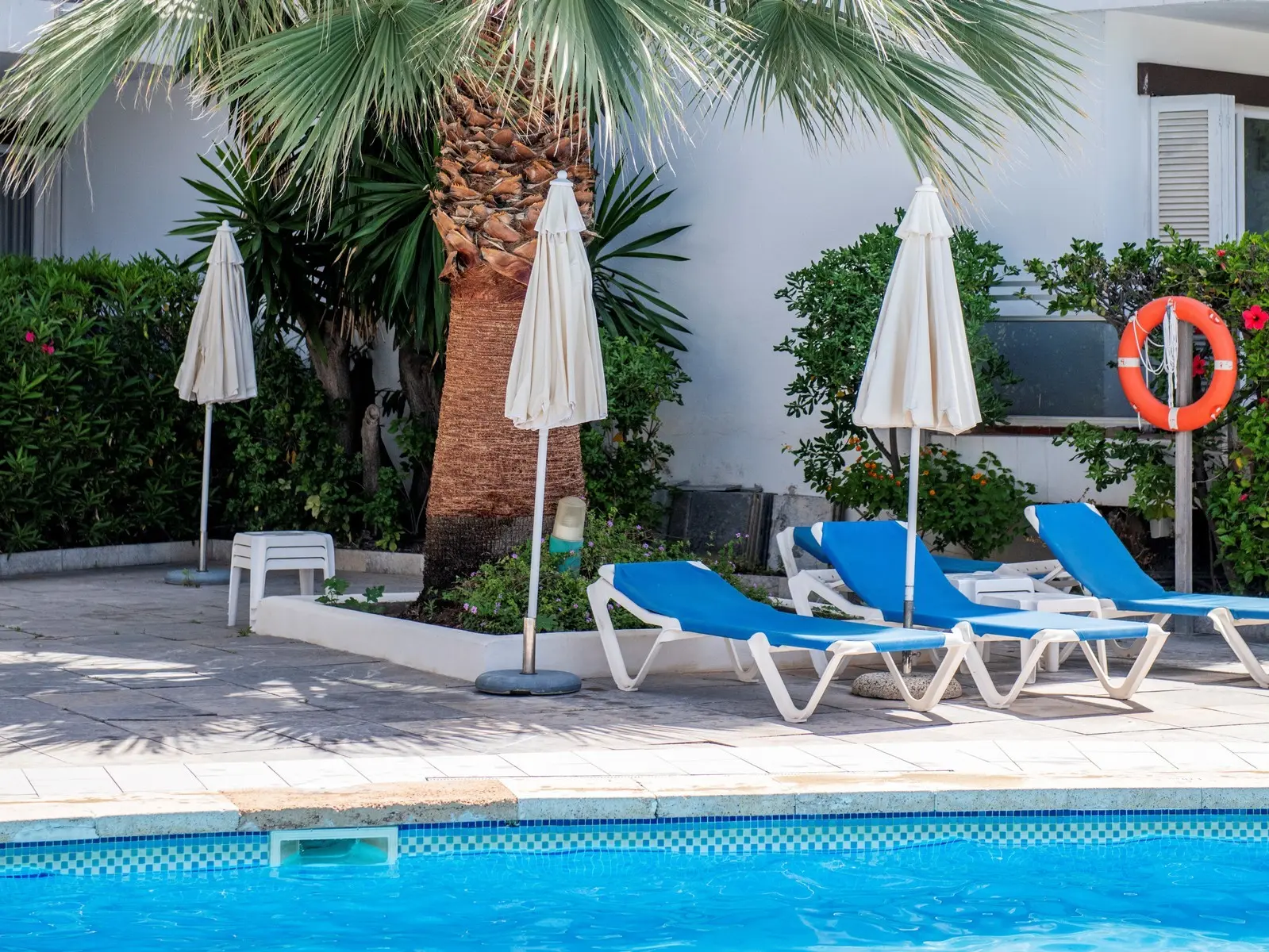 Basen w hotelu Roc Portonova