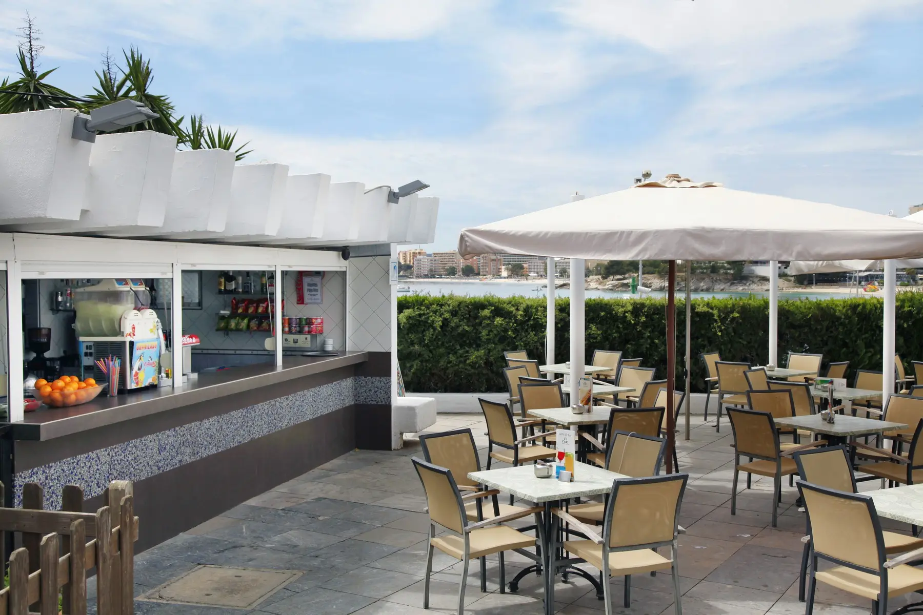 Restauracja i jedzenie w hotelu Roc Portonova