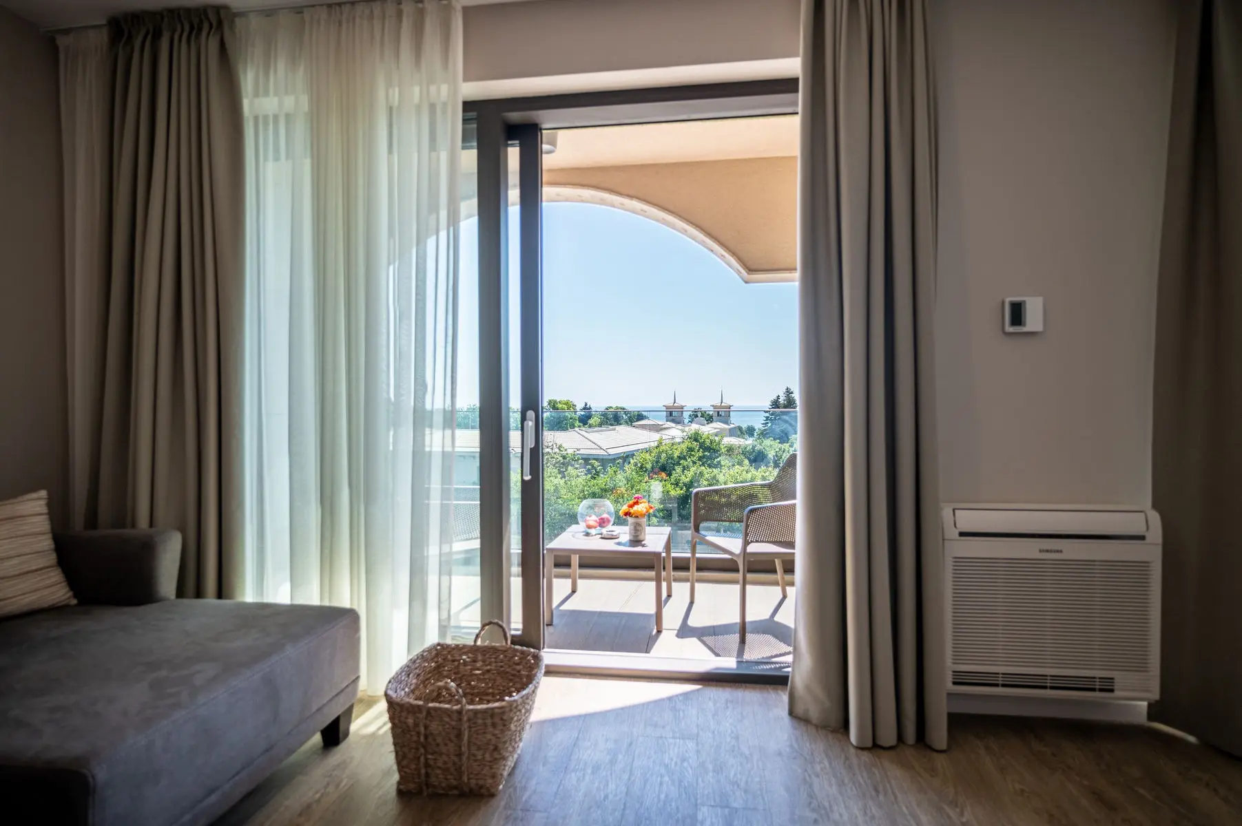 Widok z hotelu Romance Hotel and Family Suites