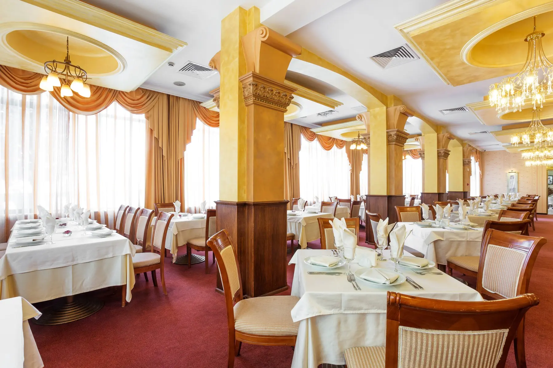 Restauracja i jedzenie w hotelu Romance Hotel and Family Suites