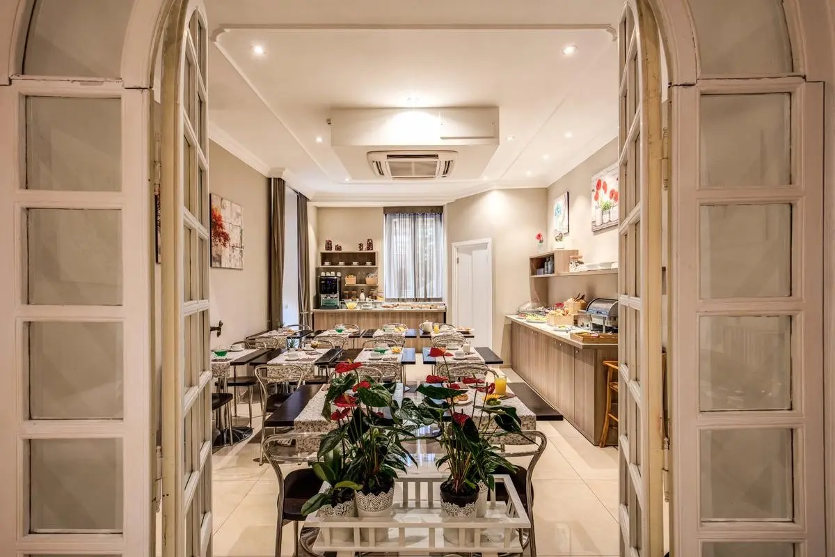 Rome Garden Hotel — ROME GARDEN