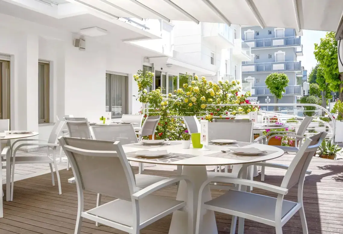 Restauracja i jedzenie w hotelu Rondinella e Viola