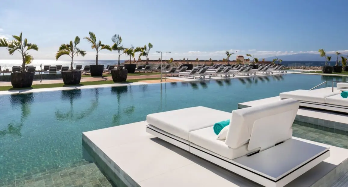 Basen w hotelu Royal Hideaway Corales Suites