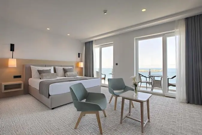 Royal Neptun — ROYAL NEPTUN