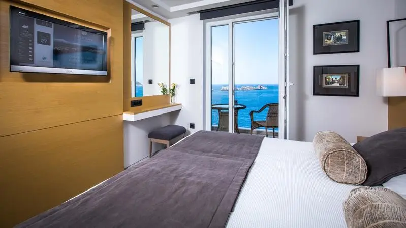 Royal Neptun — ROYAL NEPTUN