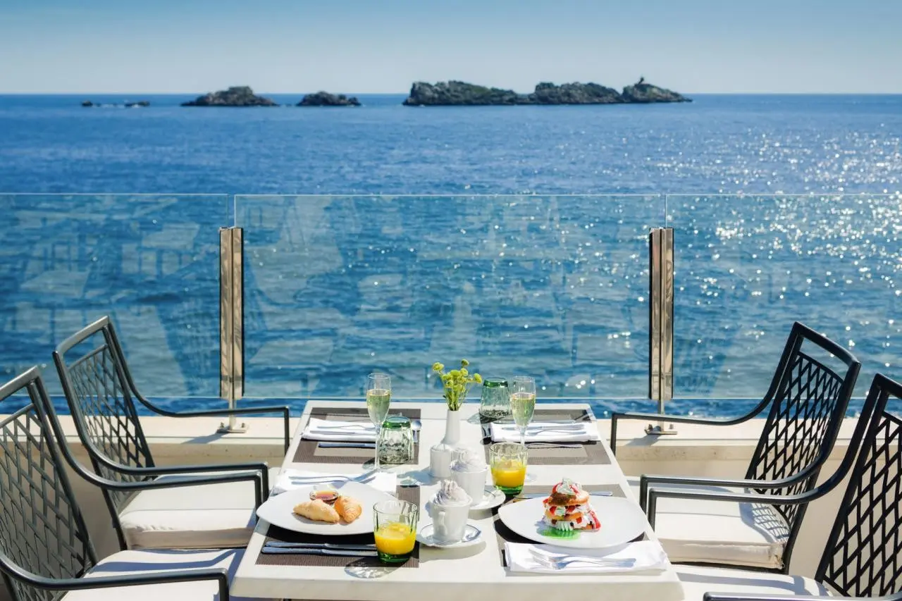 Royal Neptun — ROYAL NEPTUN