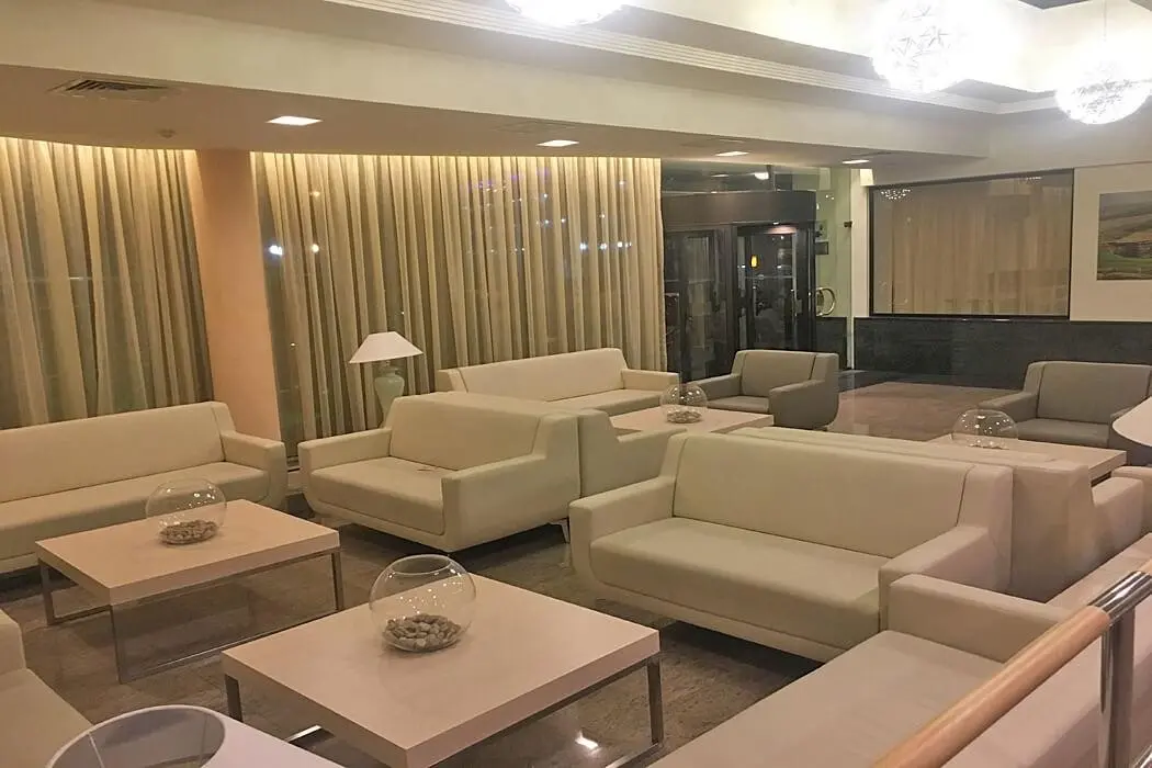 Lobby hotelu Santana Hotel