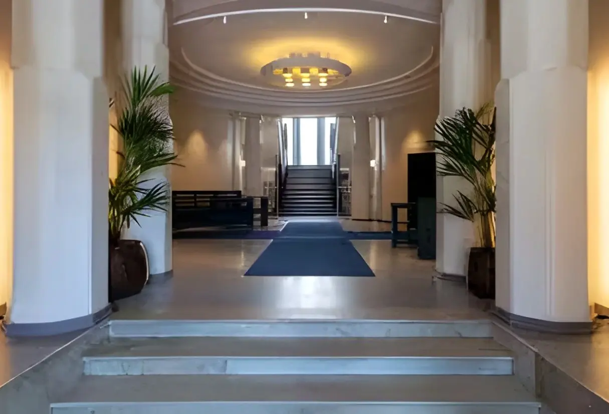 Lobby hotelu Scandic Grand Central Helsinki
