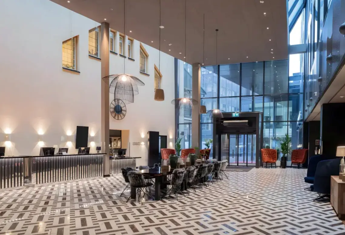 Lobby hotelu Scandic Hamburger Börs