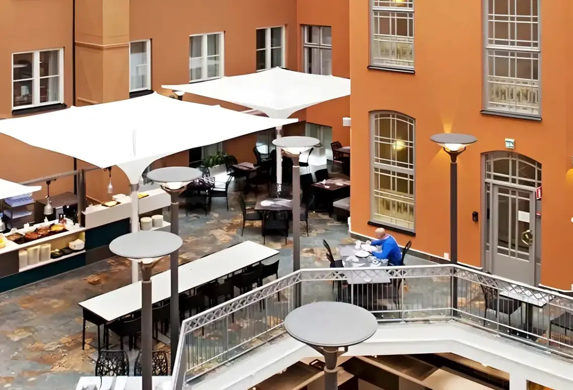 Restauracja i jedzenie w hotelu Scandic Klara