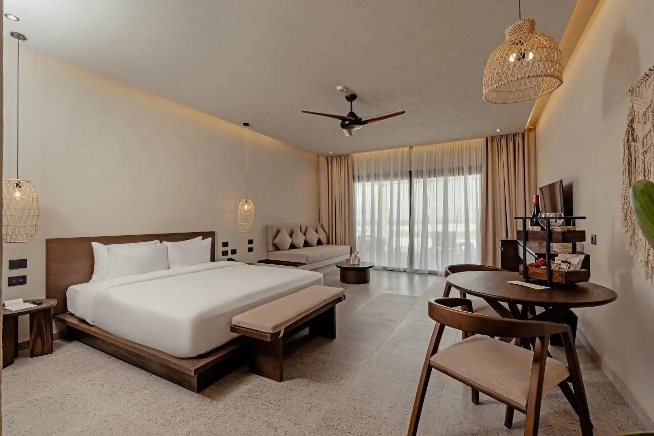 Sentido Naga Bay — SENTIDO NAGA BAY