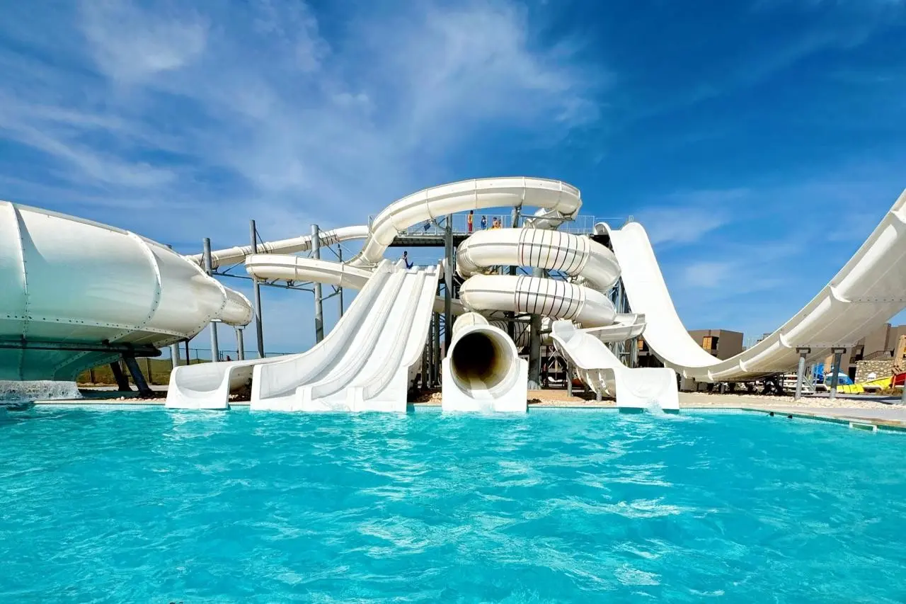 Sentido Naga Bay — SENTIDO NAGA BAY