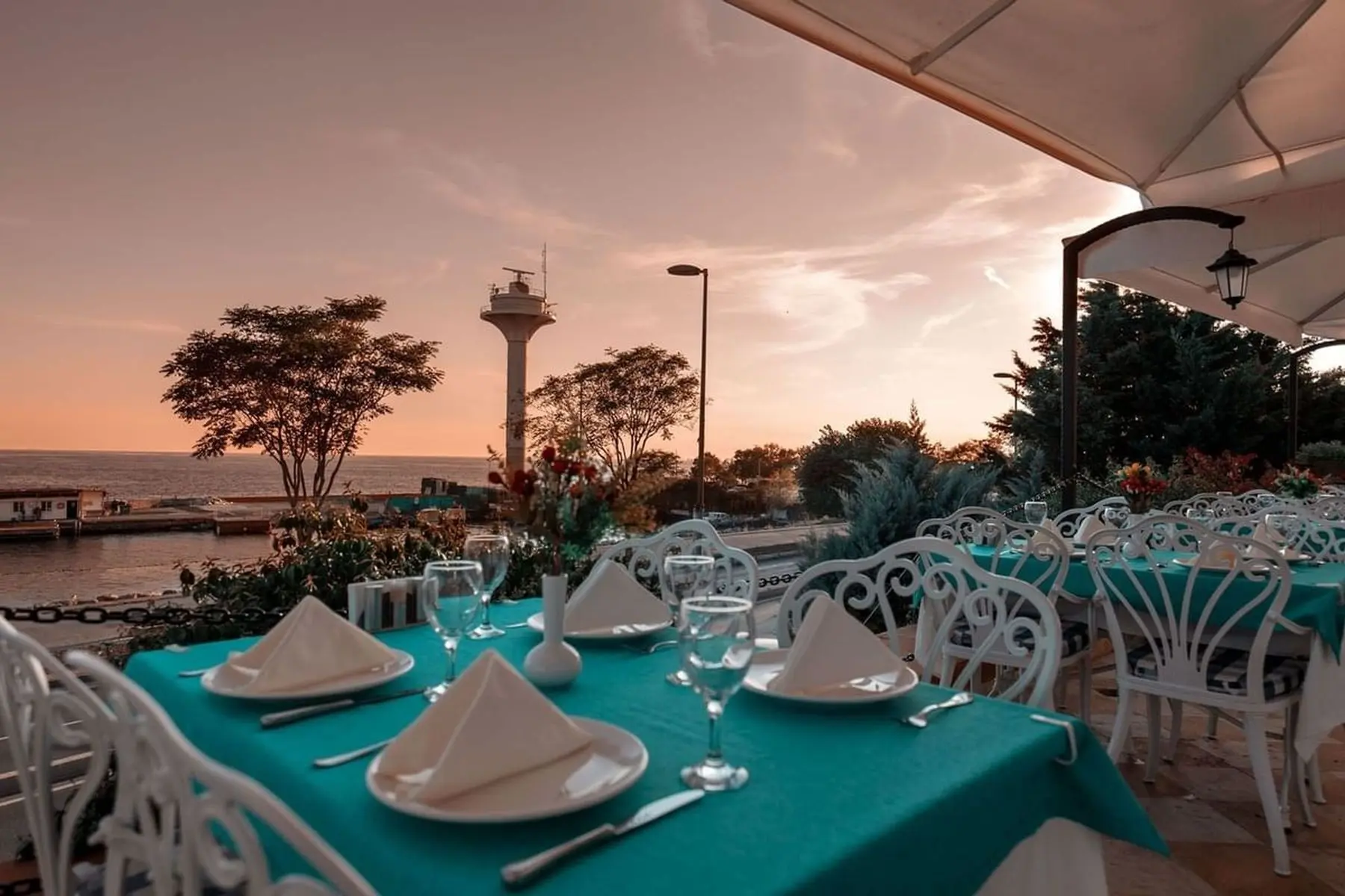 Restauracja i jedzenie w hotelu Seven Hills Palace and Spa