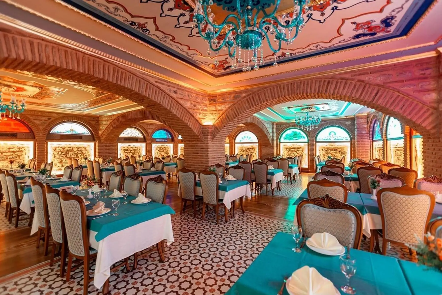 Restauracja i jedzenie w hotelu Seven Hills Palace and Spa