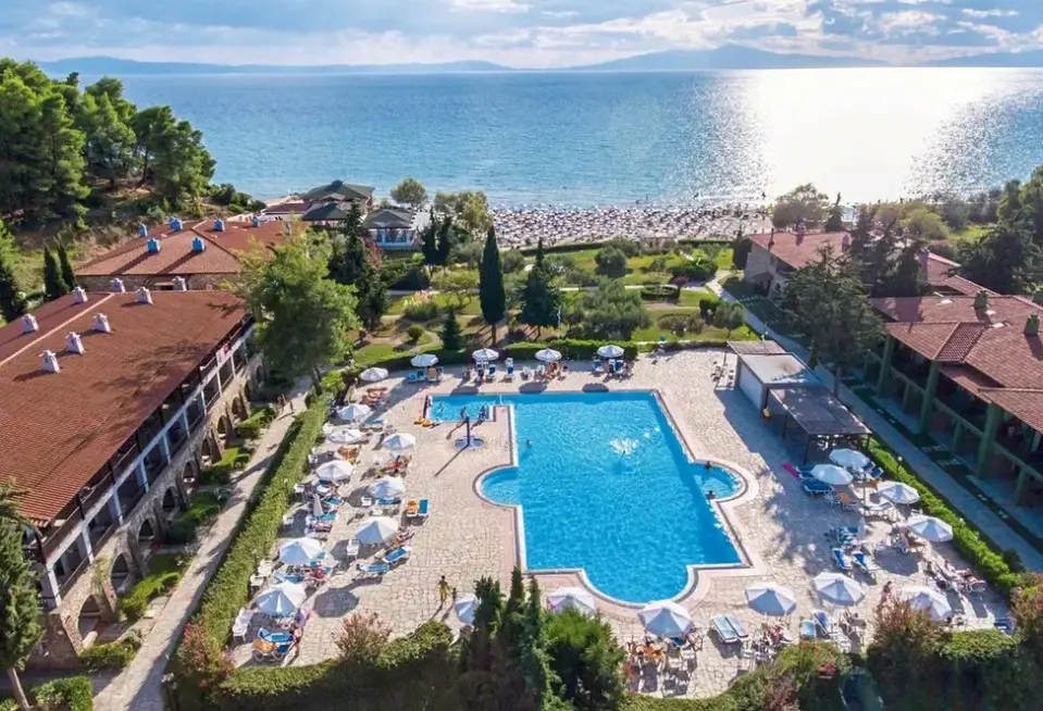 Basen w hotelu Simantro Resort