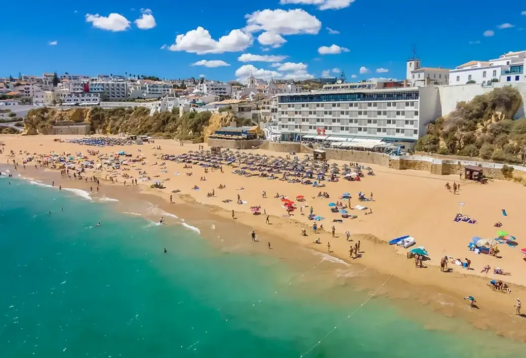 Plaża przy hotelu Sol E Mar