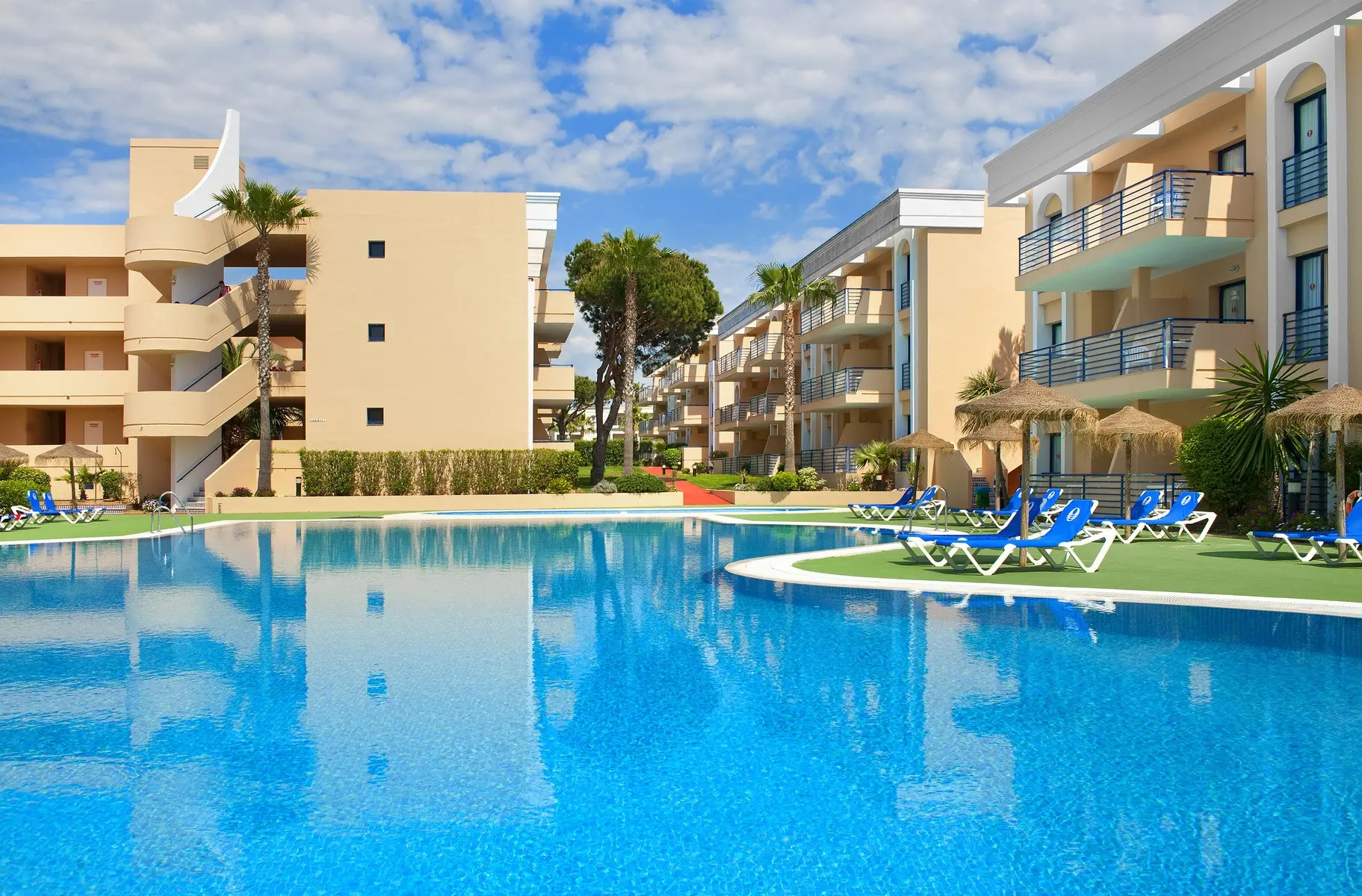 Basen w hotelu Sol Sancti Petri
