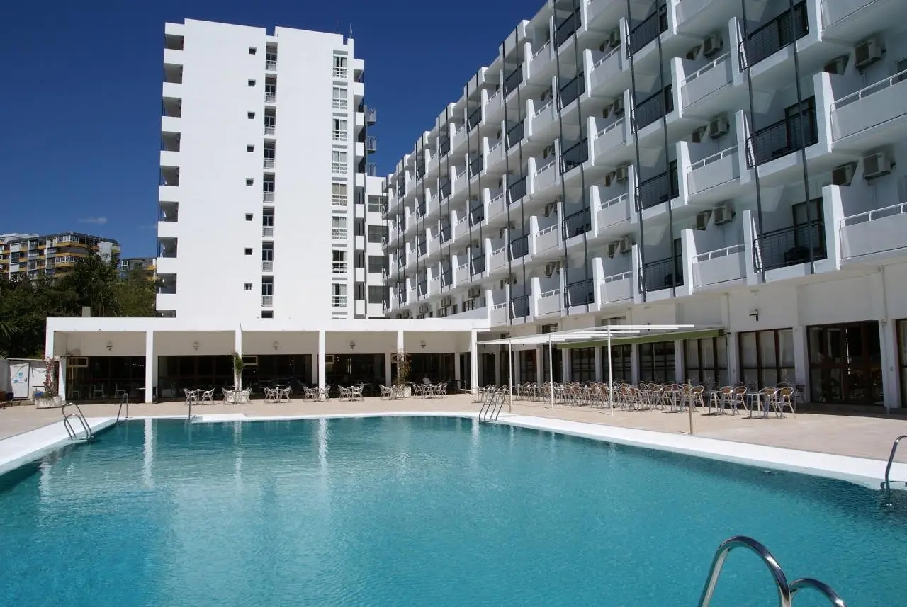 Basen w hotelu Thb San Fermin