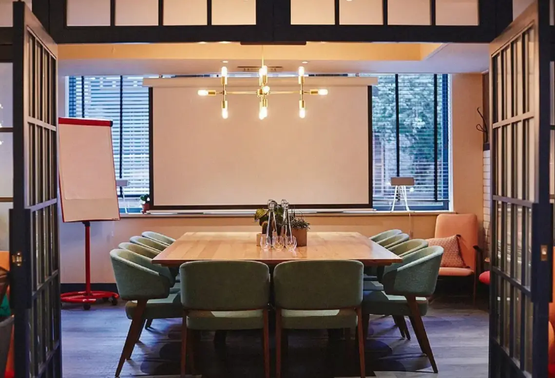 Restauracja i jedzenie w hotelu The Corner London City