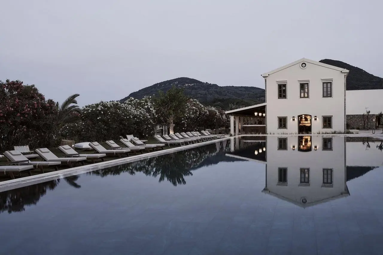 The Olivar Suites — THE OLIVAR SUITES