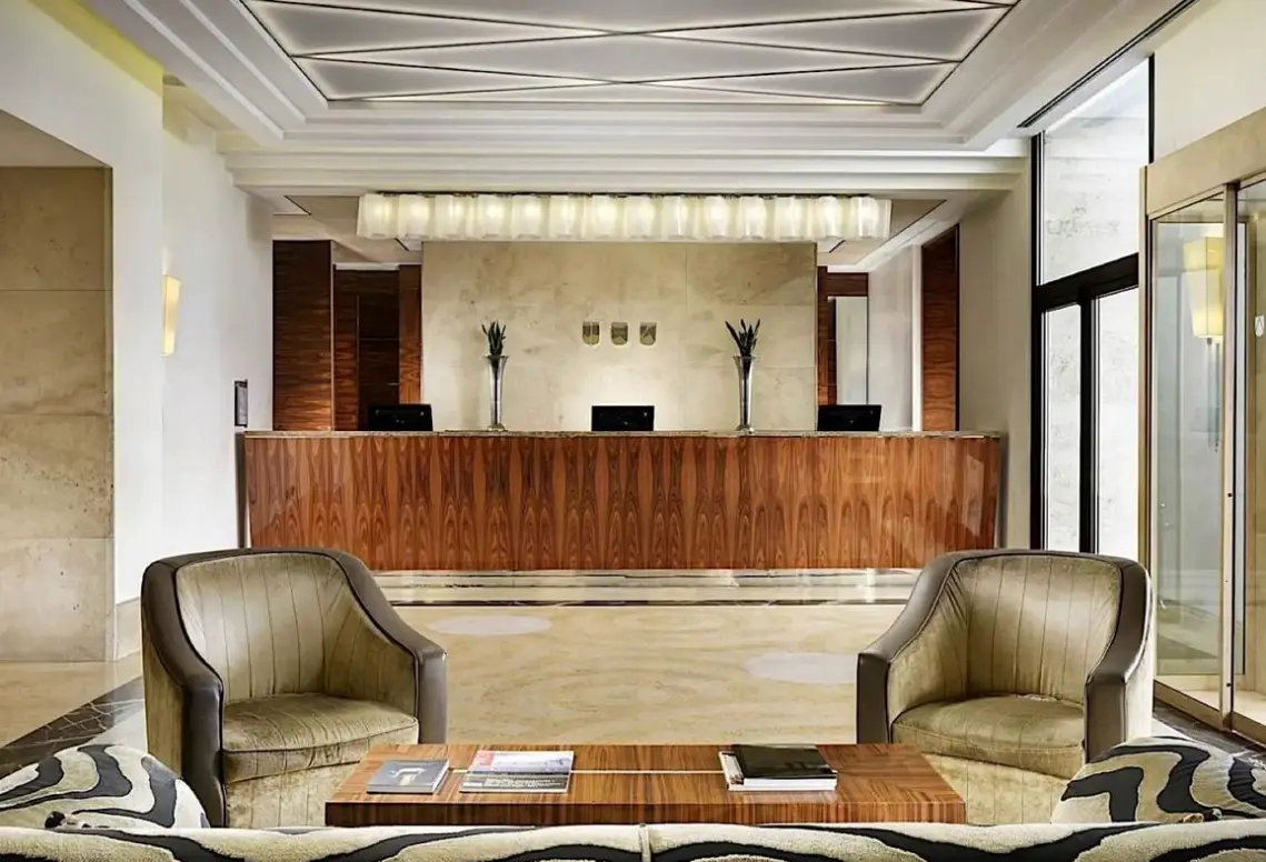 Lobby hotelu Unahotels Decò Roma