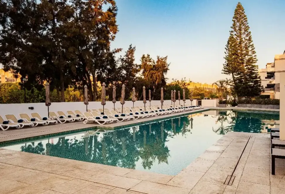 Basen w hotelu Urban Valley Resort &Spa
