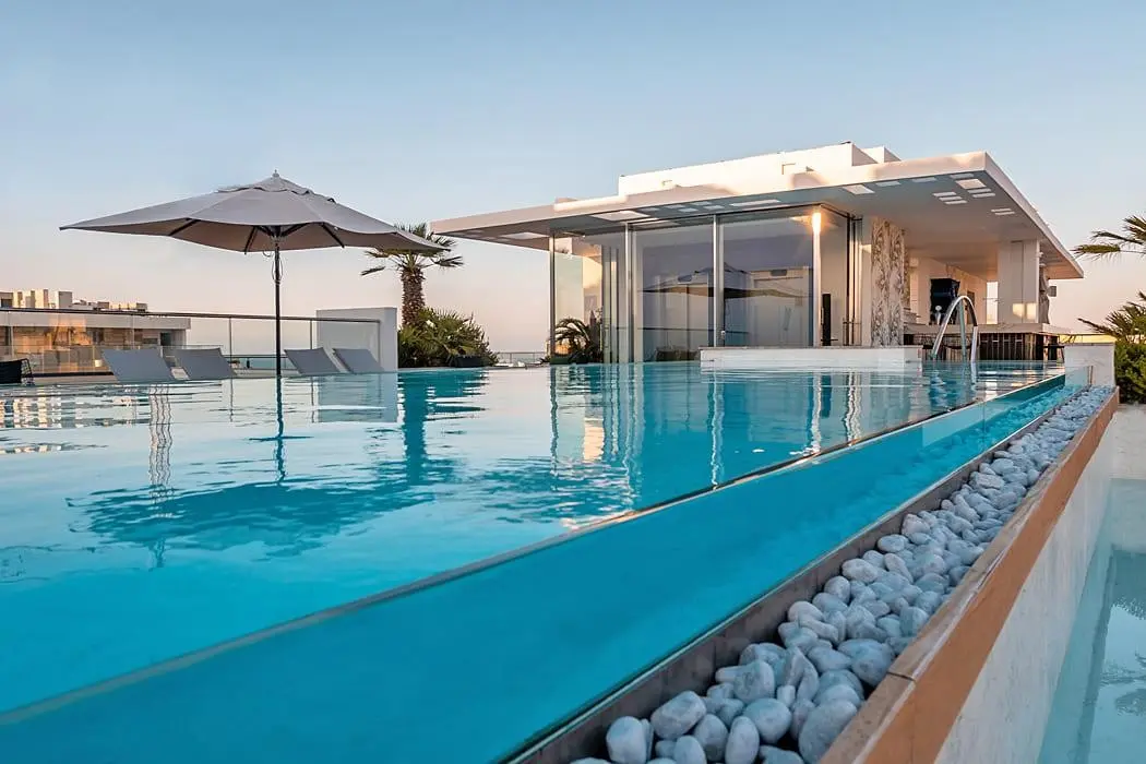 Valentina — VALENTINA