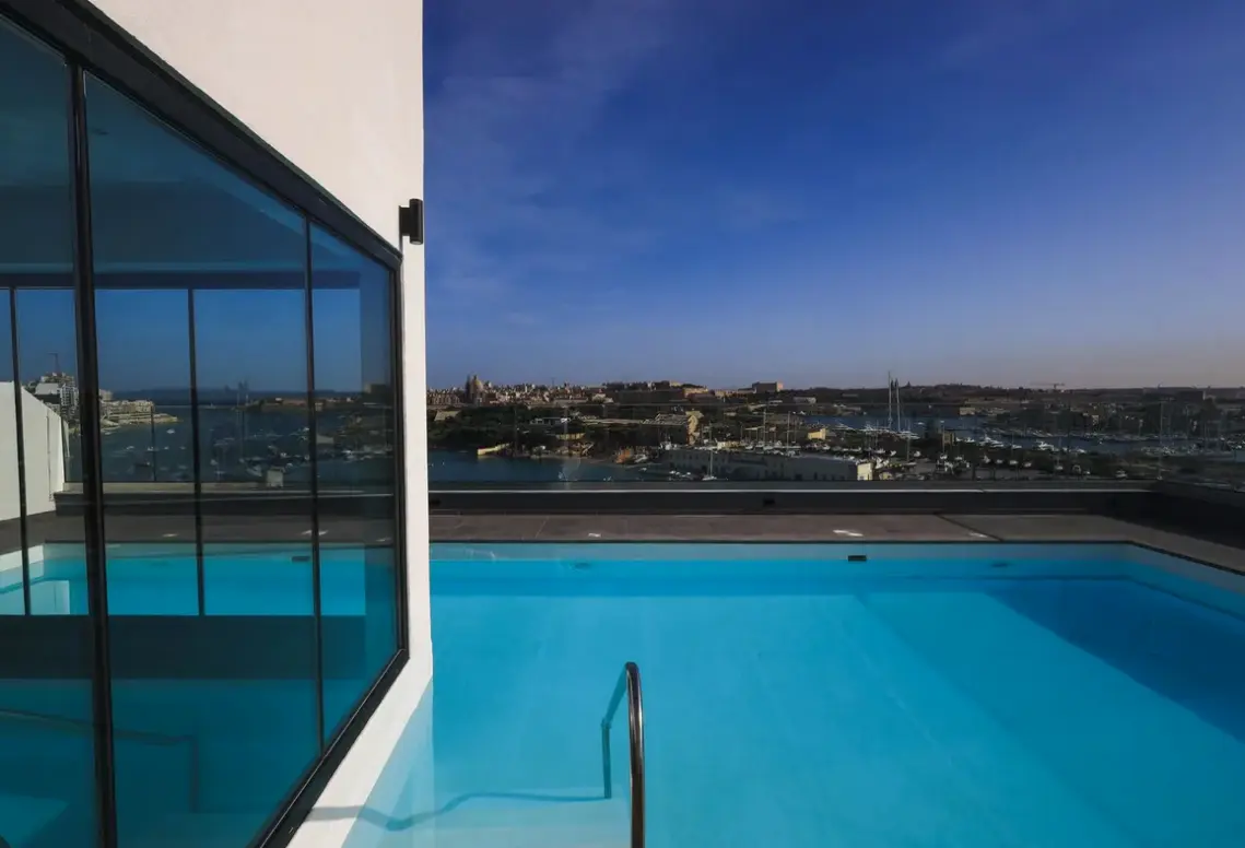 Basen w hotelu Verdi Gzira Promenade