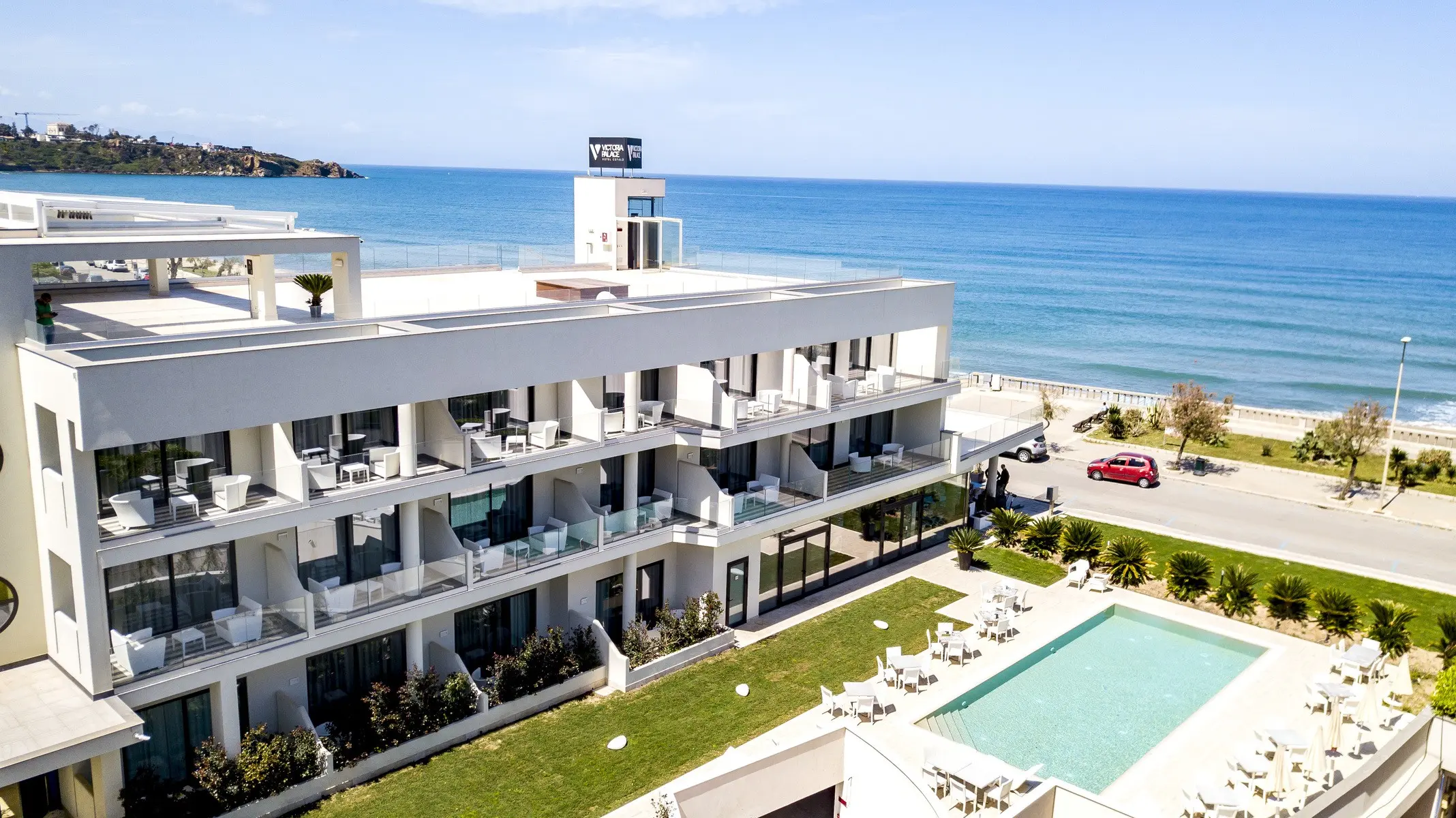 Victoria — VICTORIA PALACE