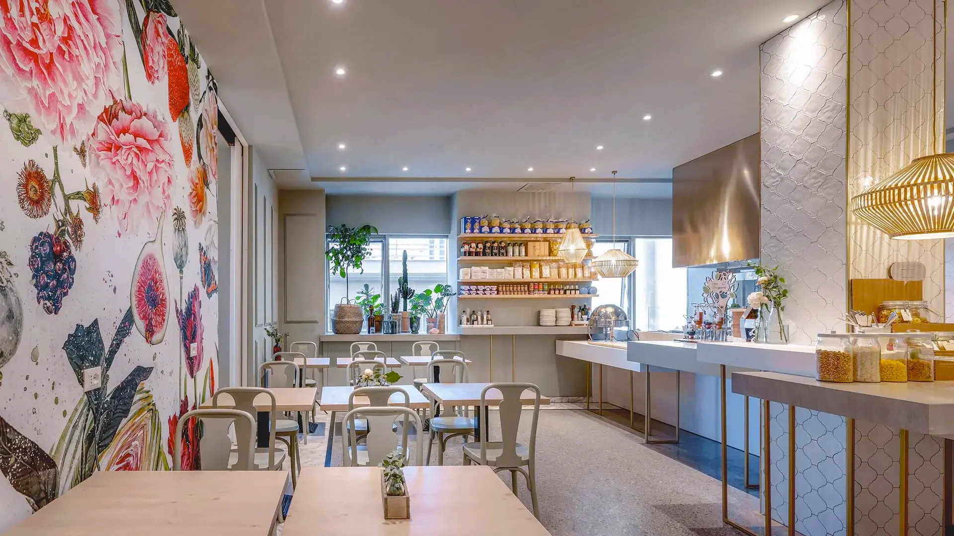 Restauracja i jedzenie w hotelu Villa Rosa Riviera