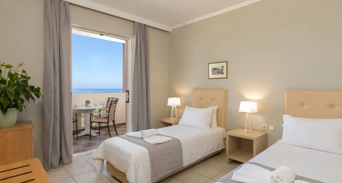 Pokój w hotelu Xenos Kamara Beach