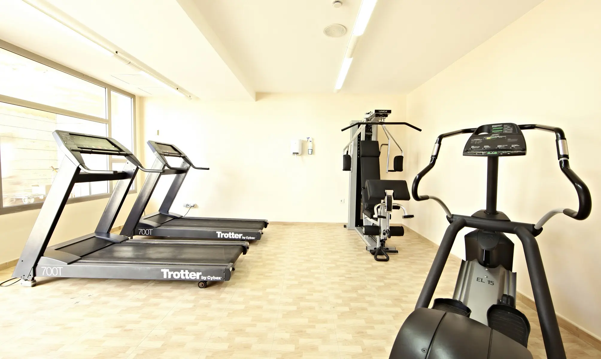 Zafiro Menorca — ZAFIRO MENORCA