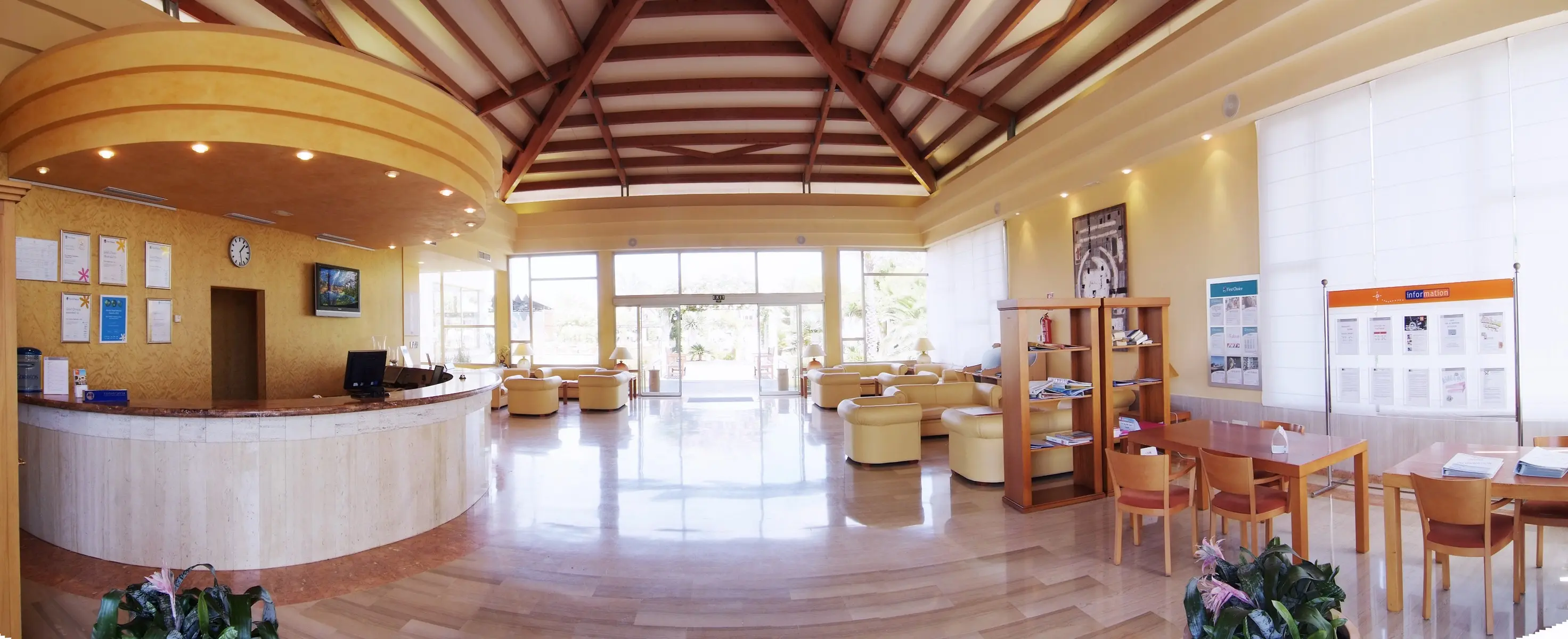 Zafiro Menorca — ZAFIRO MENORCA