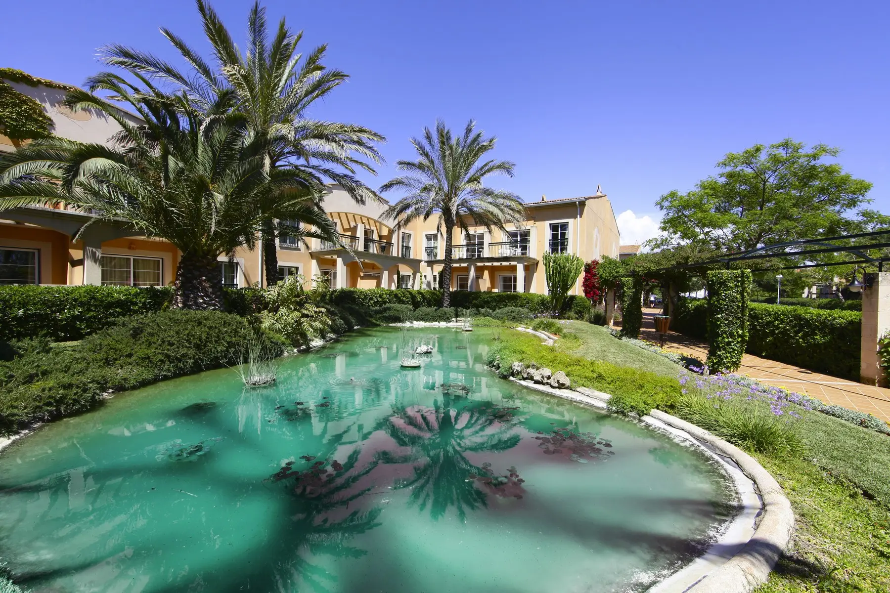 Zafiro Menorca — ZAFIRO MENORCA