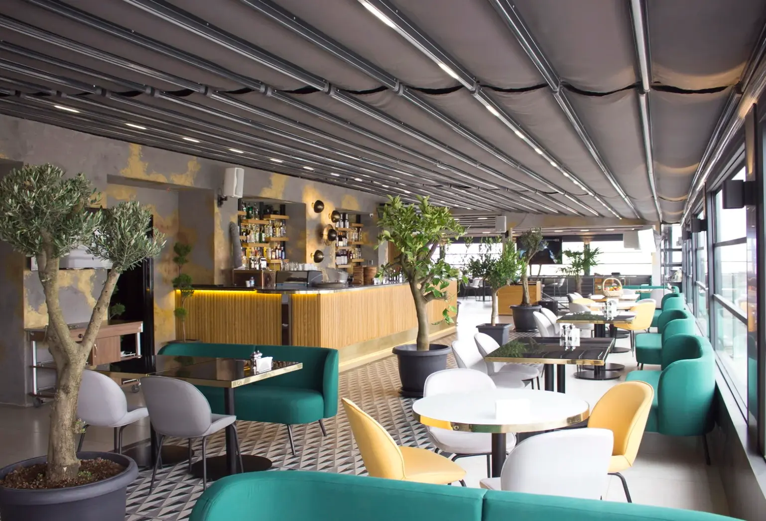 Restauracja i jedzenie w hotelu Zurich Istanbul