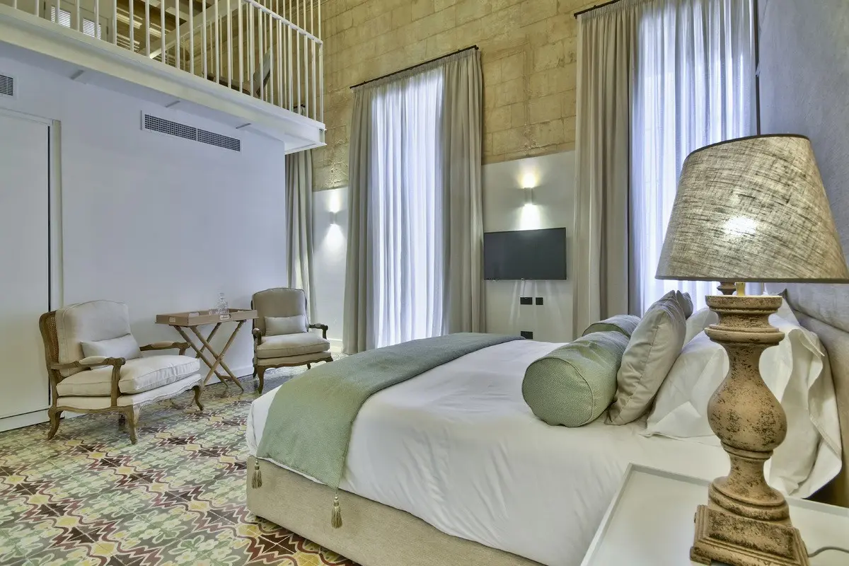 66 Saint Paul's Hotel — 66 SAINT PAUL'S