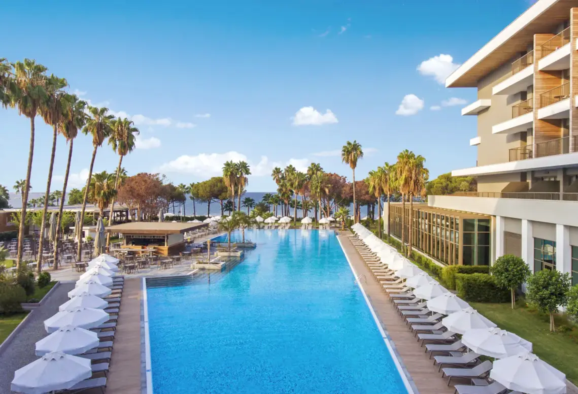 Basen w hotelu Acanthus Cennet Barut Collection