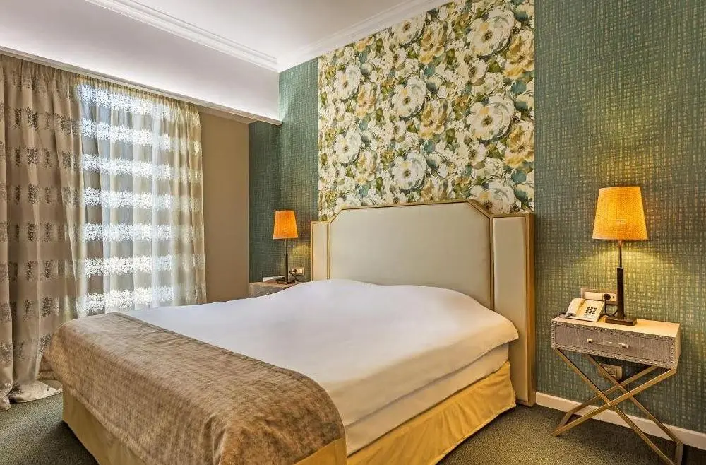 Airotel Stratos Vassilikos — AIROTEL STRATOS VASSILIKOS