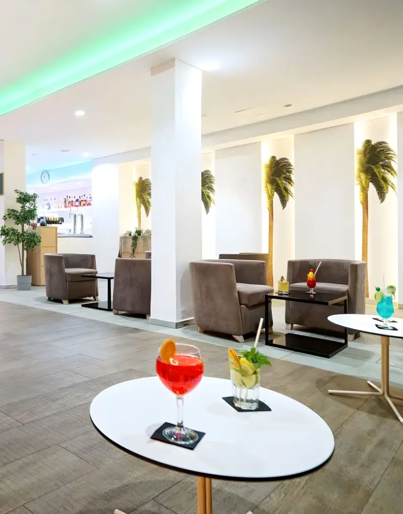 Lobby hotelu Akeah Broncemar Maspalomas