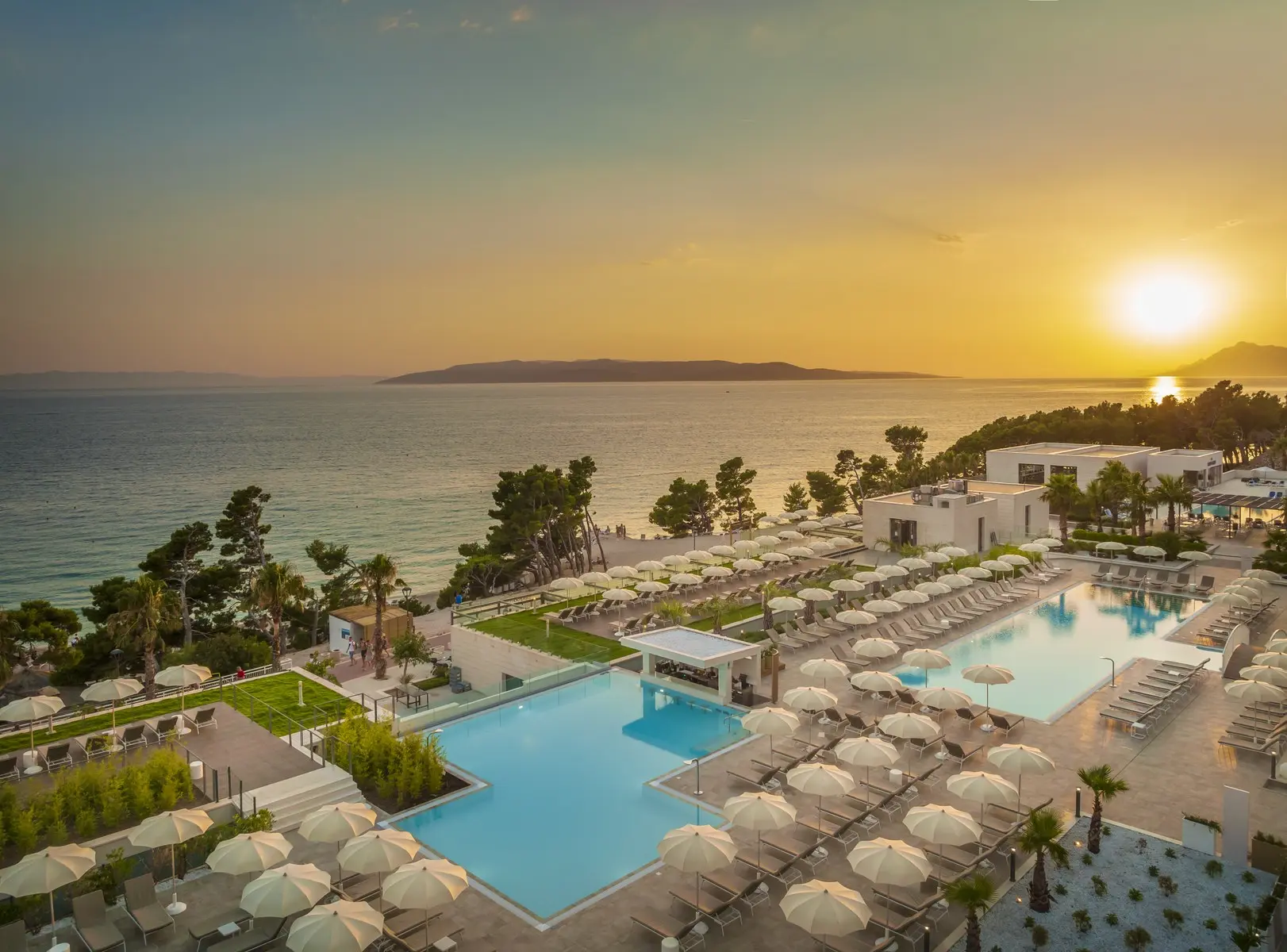 Basen w hotelu Aminess Khalani Beach Hotel
