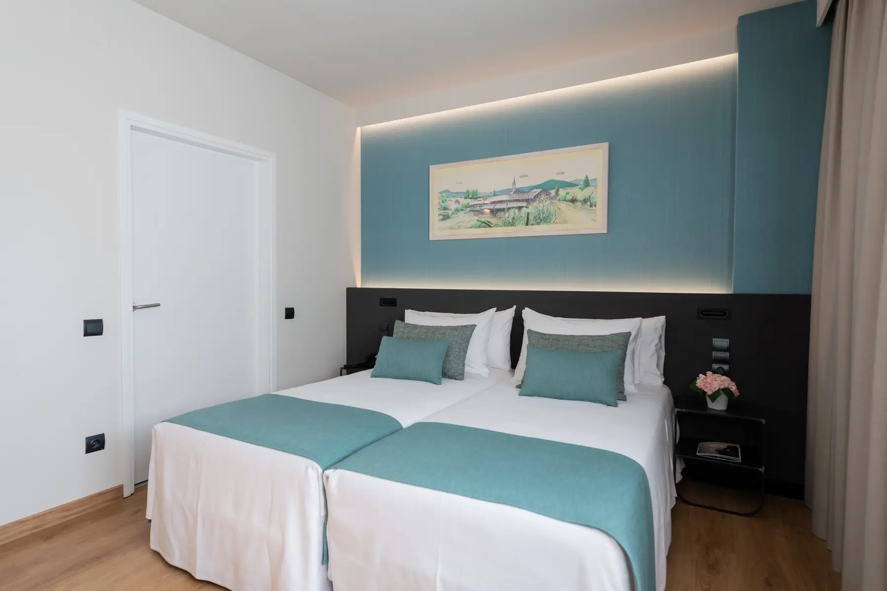 Aparthotel Atenea Barcelona — APARTHOTEL ATENEA BARCELONA