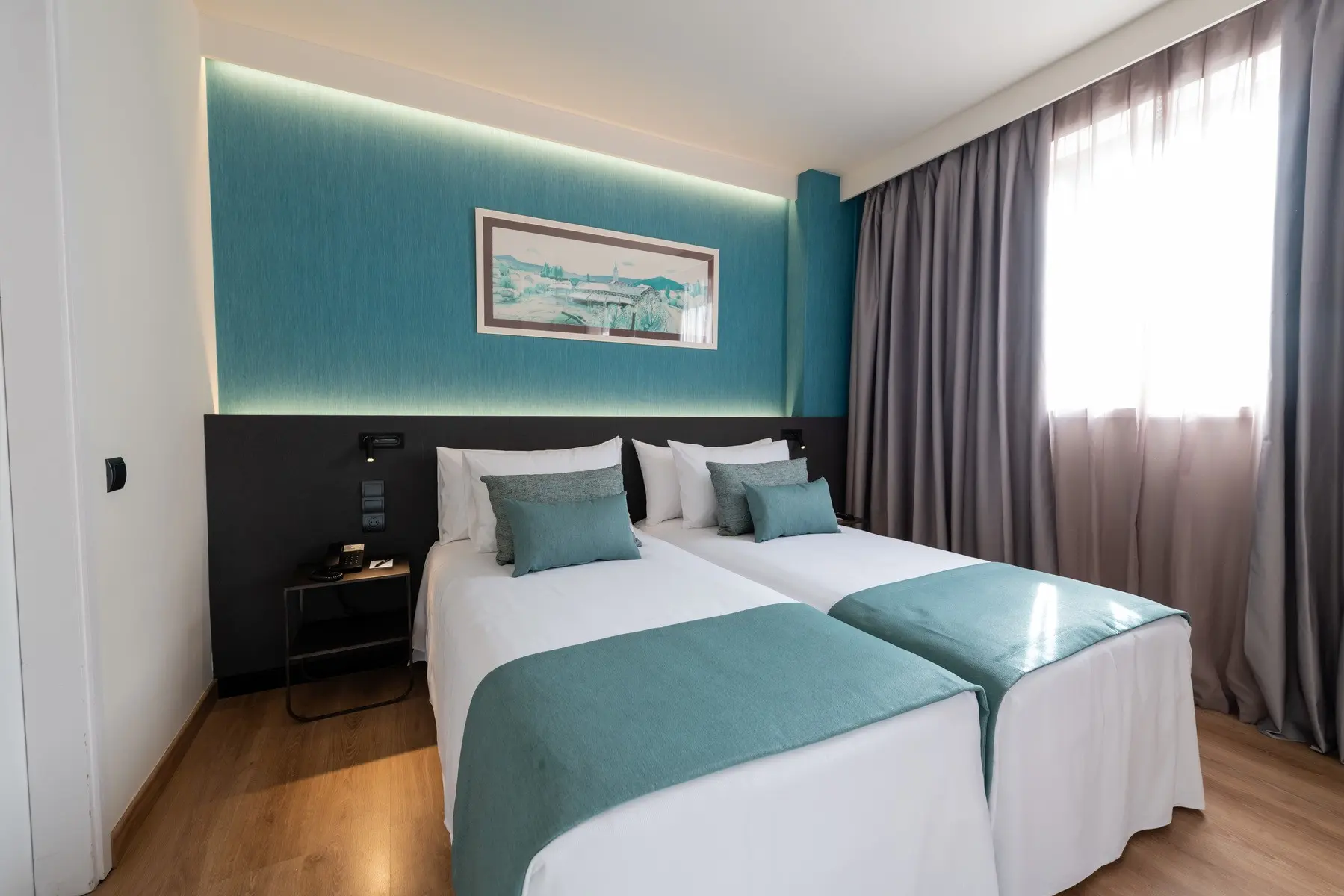 Aparthotel Atenea Barcelona — APARTHOTEL ATENEA BARCELONA