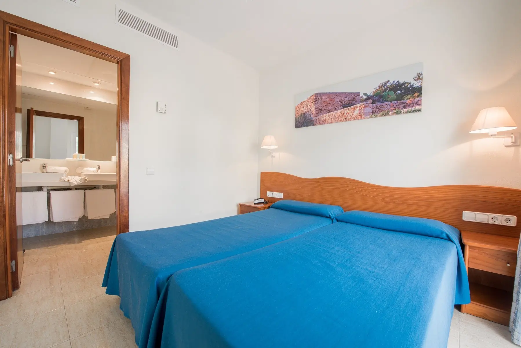 Aparthotel El Pinar — EL PINAR