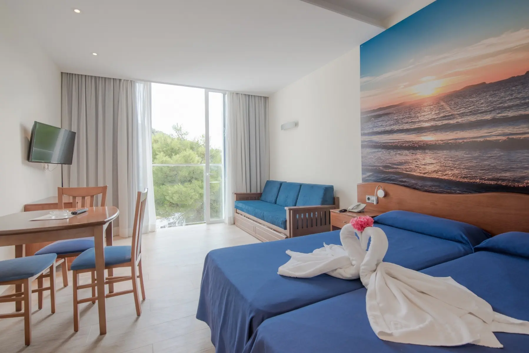 Aparthotel El Pinar — EL PINAR