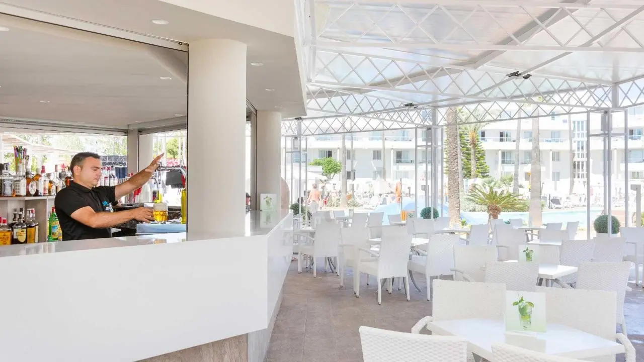 Aparthotel Protur Vista Badia — PROTUR VISTA BADIA