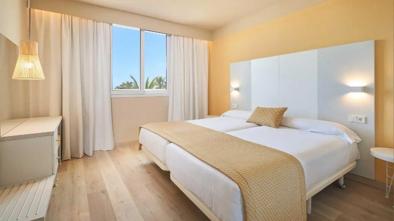 Aparthotel Protur Vista Badia — PROTUR VISTA BADIA