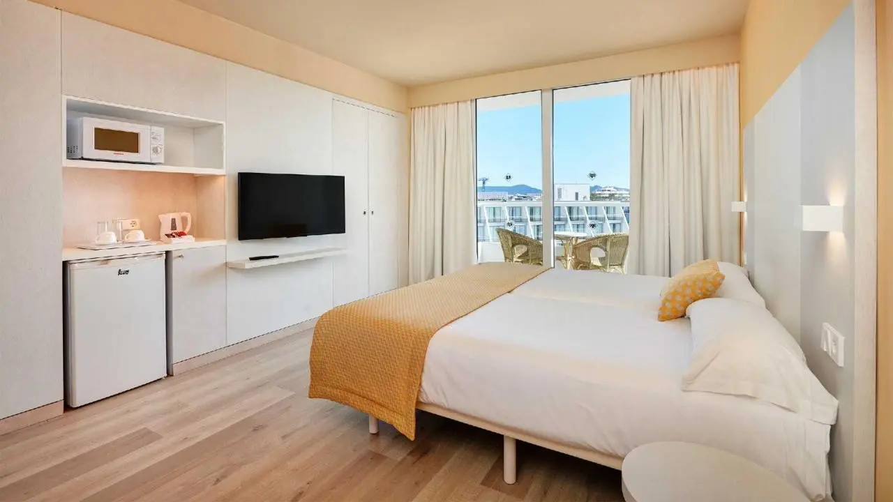 Aparthotel Protur Vista Badia — PROTUR VISTA BADIA